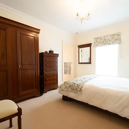 Waters Edge 1 شقة *